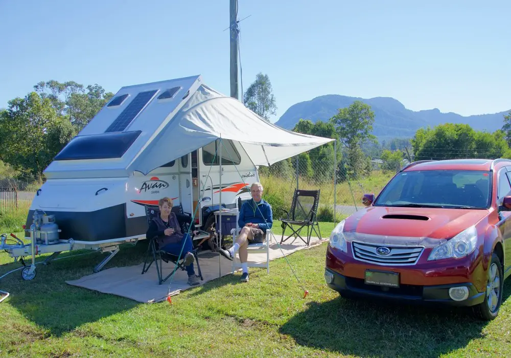 Camper Weight: How Much Do RV Weigh? - campingtroope.com How Much Does A 20 Ft Trailer Weigh